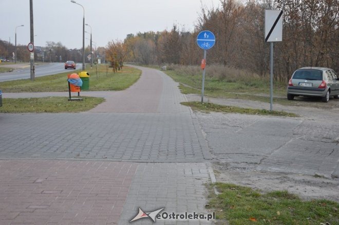 Skrzyżowanie ulic Skierkowskiego i Al. Jana Pawła II [01.11.2015] - zdjęcie #4 - eOstroleka.pl