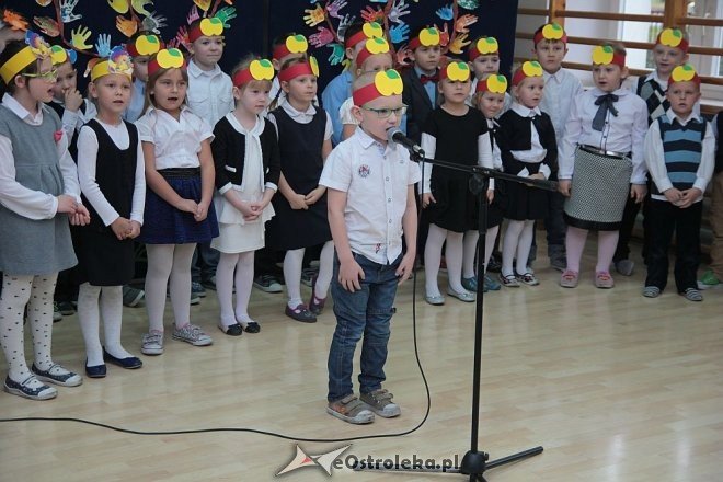 Pasowanie na „starszaka” w Szkole Podstawowej nr 5 w Ostrołęce [03.11.2015] - zdjęcie #107 - eOstroleka.pl