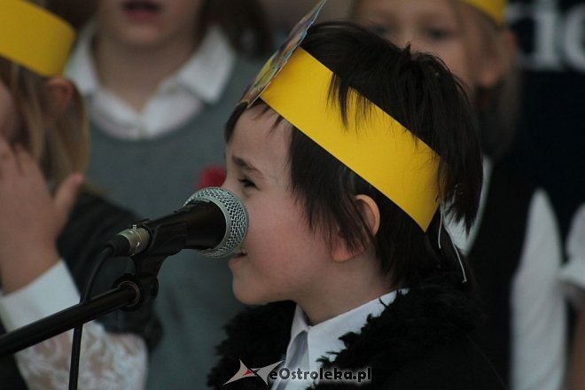 Pasowanie na „starszaka” w Szkole Podstawowej nr 5 w Ostrołęce [03.11.2015] - zdjęcie #73 - eOstroleka.pl