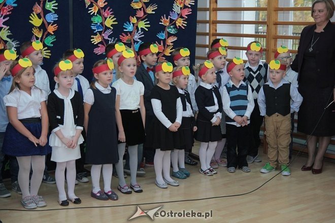 Pasowanie na „starszaka” w Szkole Podstawowej nr 5 w Ostrołęce [03.11.2015] - zdjęcie #56 - eOstroleka.pl