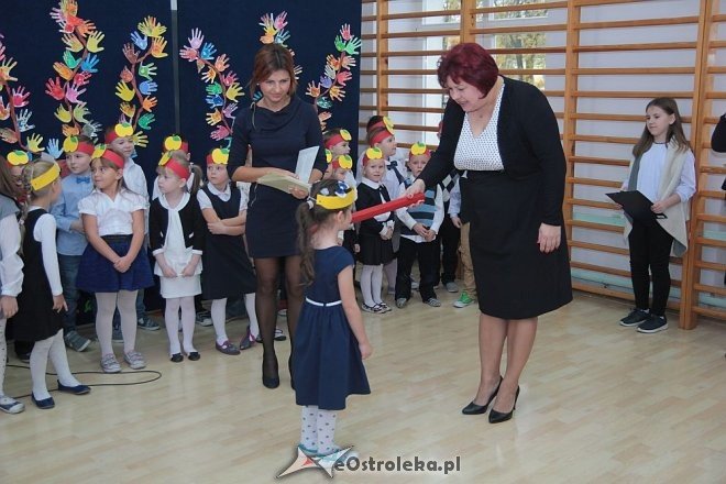 Pasowanie na „starszaka” w Szkole Podstawowej nr 5 w Ostrołęce [03.11.2015] - zdjęcie #62 - eOstroleka.pl