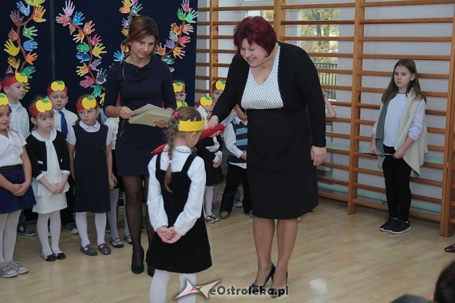 Pasowanie na „starszaka” w Szkole Podstawowej nr 5 w Ostrołęce [03.11.2015] - zdjęcie #64 - eOstroleka.pl