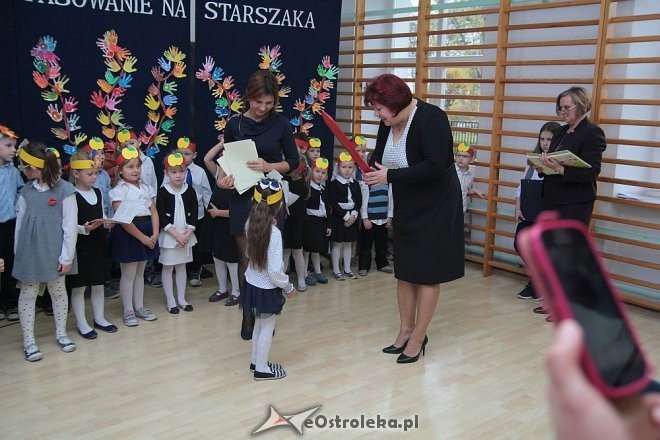 Pasowanie na „starszaka” w Szkole Podstawowej nr 5 w Ostrołęce [03.11.2015] - zdjęcie #74 - eOstroleka.pl