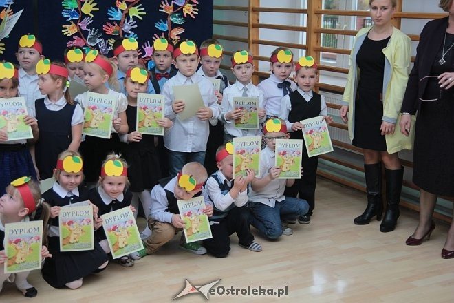 Pasowanie na „starszaka” w Szkole Podstawowej nr 5 w Ostrołęce [03.11.2015] - zdjęcie #6 - eOstroleka.pl