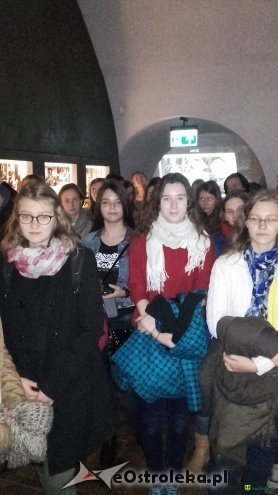 „A to Polska właśnie...” - kadzidlańska młodzież z wizytą w Muzeum Katyńskim [03.11.2015] - zdjęcie #10 - eOstroleka.pl