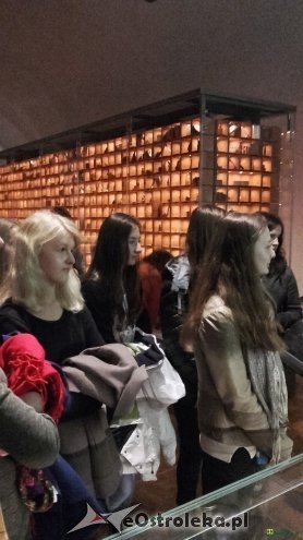 „A to Polska właśnie...” - kadzidlańska młodzież z wizytą w Muzeum Katyńskim [03.11.2015] - zdjęcie #9 - eOstroleka.pl