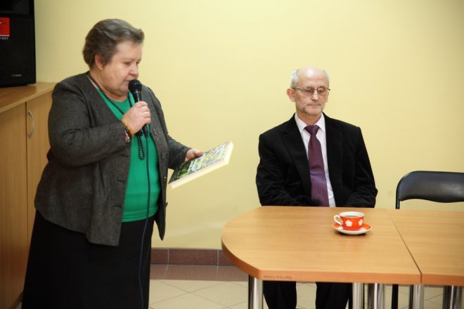Spotkanie z Januszem Mikulskim w Klubie przy Studziennej [03.11.2015] - zdjęcie #14 - eOstroleka.pl