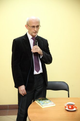 Spotkanie z Januszem Mikulskim w Klubie przy Studziennej [03.11.2015] - zdjęcie #32 - eOstroleka.pl