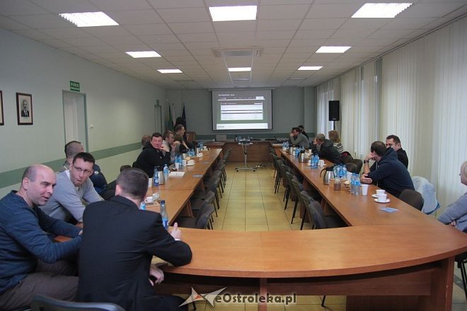 Szkolenie dla animatorów Orlików w ostrołęckim ratuszu [04.11.2015] - zdjęcie #15 - eOstroleka.pl