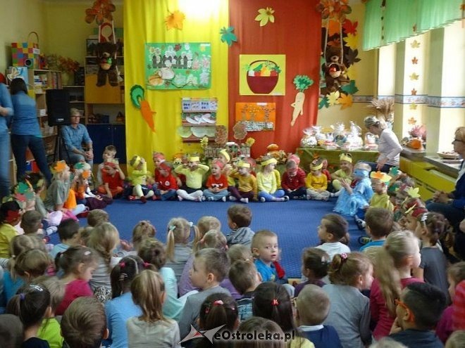 Konkurs plastyczny „W jesiennym ogrodzie” w Krainie Misiów [05.11.2015] - zdjęcie #19 - eOstroleka.pl