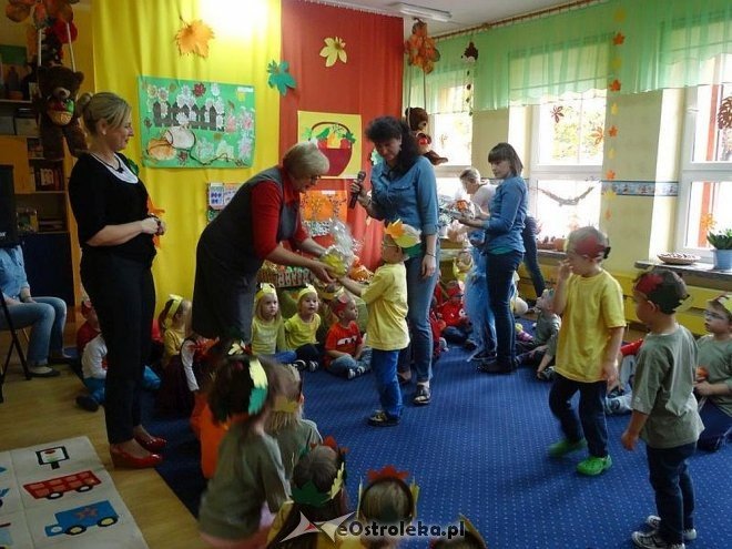 Konkurs plastyczny „W jesiennym ogrodzie” w Krainie Misiów [05.11.2015] - zdjęcie #5 - eOstroleka.pl