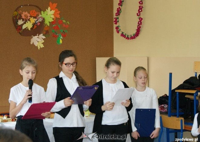 Pasowanie na „pierwszaka” w Szkole Podstawowej w Dylewie [05.11.2015] - zdjęcie #2 - eOstroleka.pl