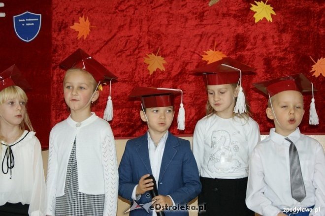 Pasowanie na „pierwszaka” w Szkole Podstawowej w Dylewie [05.11.2015] - zdjęcie #8 - eOstroleka.pl