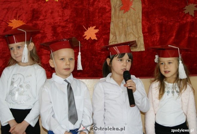 Pasowanie na „pierwszaka” w Szkole Podstawowej w Dylewie [05.11.2015] - zdjęcie #12 - eOstroleka.pl