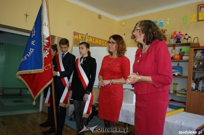 Pasowanie na „pierwszaka” w Szkole Podstawowej w Dylewie [05.11.2015] - zdjęcie #31 - eOstroleka.pl