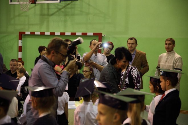 Pasowanie pierwszoklasistów w SP 2 [05.11.2015] - zdjęcie #10 - eOstroleka.pl