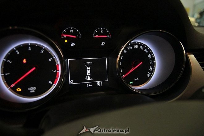 Zobacz najnowszego opla astrę podczas dni otwartych w Oscar Ostrołęka [06.11.2015] - zdjęcie #9 - eOstroleka.pl