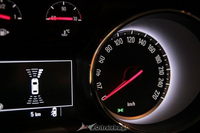 Zobacz najnowszego opla astrę podczas dni otwartych w Oscar Ostrołęka [06.11.2015] - zdjęcie #8 - eOstroleka.pl