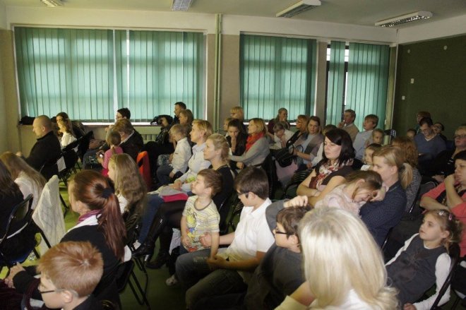 XXI  Międzyszkolny Konkurs Recytatorski Poezji i Prozy Religijnej w ostrołęckiej „dziesiątce” [07.11.2015] - zdjęcie #51 - eOstroleka.pl