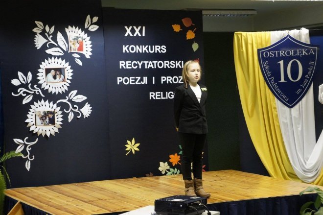 XXI  Międzyszkolny Konkurs Recytatorski Poezji i Prozy Religijnej w ostrołęckiej „dziesiątce” [07.11.2015] - zdjęcie #44 - eOstroleka.pl