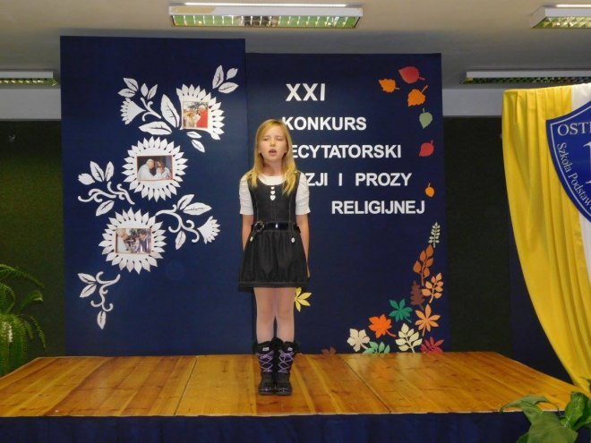 XXI  Międzyszkolny Konkurs Recytatorski Poezji i Prozy Religijnej w ostrołęckiej „dziesiątce” [07.11.2015] - zdjęcie #42 - eOstroleka.pl