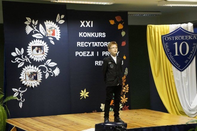 XXI  Międzyszkolny Konkurs Recytatorski Poezji i Prozy Religijnej w ostrołęckiej „dziesiątce” [07.11.2015] - zdjęcie #29 - eOstroleka.pl