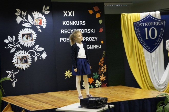 XXI  Międzyszkolny Konkurs Recytatorski Poezji i Prozy Religijnej w ostrołęckiej „dziesiątce” [07.11.2015] - zdjęcie #9 - eOstroleka.pl