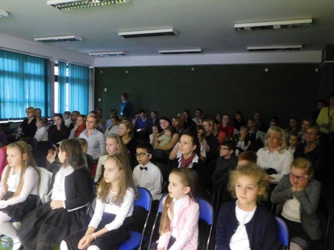 XXI  Międzyszkolny Konkurs Recytatorski Poezji i Prozy Religijnej w ostrołęckiej „dziesiątce” [07.11.2015] - zdjęcie #1 - eOstroleka.pl