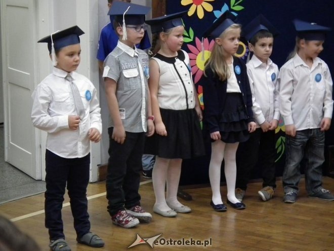 Ostrołęka: Pasowanie na ucznia w Szkole Podstawowej nr 5 [07.11.2015] - zdjęcie #4 - eOstroleka.pl