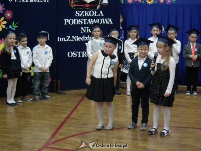 Ostrołęka: Pasowanie na ucznia w Szkole Podstawowej nr 5 [07.11.2015] - zdjęcie #5 - eOstroleka.pl