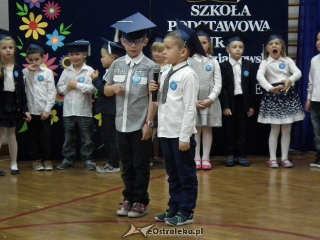 Ostrołęka: Pasowanie na ucznia w Szkole Podstawowej nr 5 [07.11.2015] - zdjęcie #24 - eOstroleka.pl