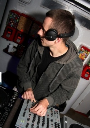 No Limits: DJ Sebastian Sand i Piotrek na imprezie na statku Wanda w Toruniu  - zdjęcie #13 - eOstroleka.pl