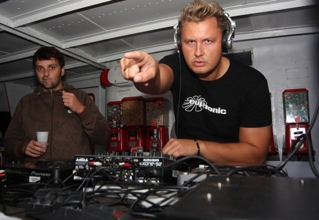 No Limits: DJ Sebastian Sand i Piotrek na imprezie na statku Wanda w Toruniu  - zdjęcie #12 - eOstroleka.pl