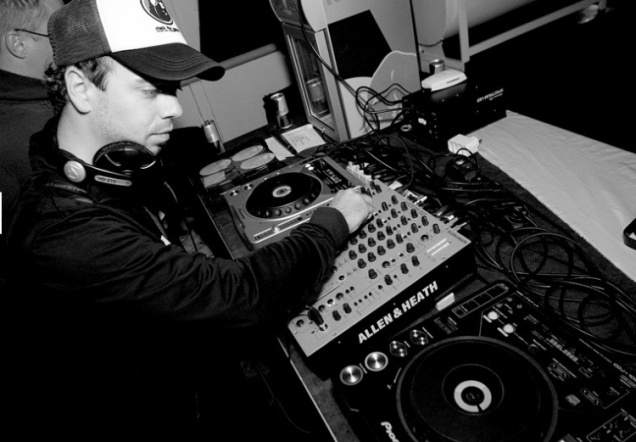 No Limits: DJ Sebastian Sand i Piotrek na imprezie na statku Wanda w Toruniu  - zdjęcie #2 - eOstroleka.pl