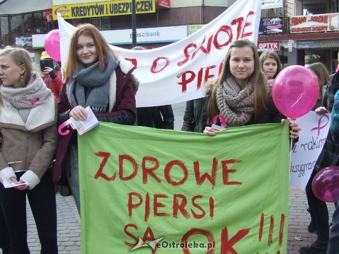 Ostrołęccy licealiści na Marszu Różowej Wstążki [09.11.2015] - zdjęcie #6 - eOstroleka.pl