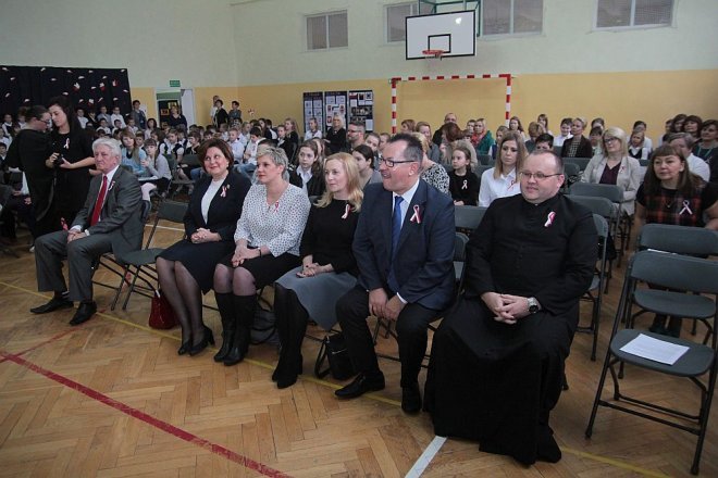 Ostrołęcka „szóstka” obchodziła święto swojego patrona [10.11.2015] - zdjęcie #23 - eOstroleka.pl