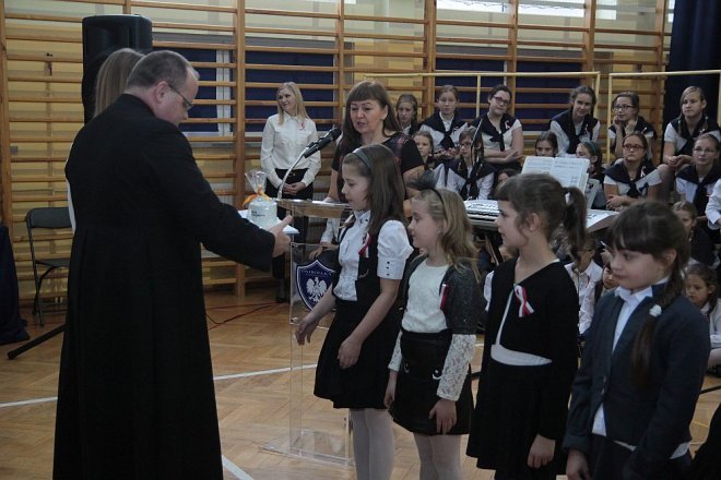 Ostrołęcka „szóstka” obchodziła święto swojego patrona [10.11.2015] - zdjęcie #22 - eOstroleka.pl