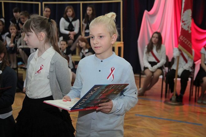 Ostrołęcka „szóstka” obchodziła święto swojego patrona [10.11.2015] - zdjęcie #16 - eOstroleka.pl