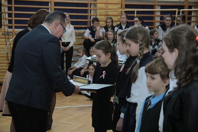 Ostrołęcka „szóstka” obchodziła święto swojego patrona [10.11.2015] - zdjęcie #14 - eOstroleka.pl