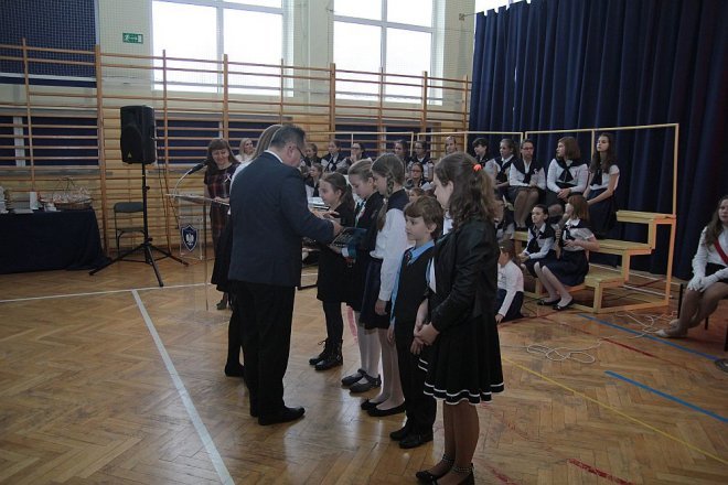 Ostrołęcka „szóstka” obchodziła święto swojego patrona [10.11.2015] - zdjęcie #11 - eOstroleka.pl