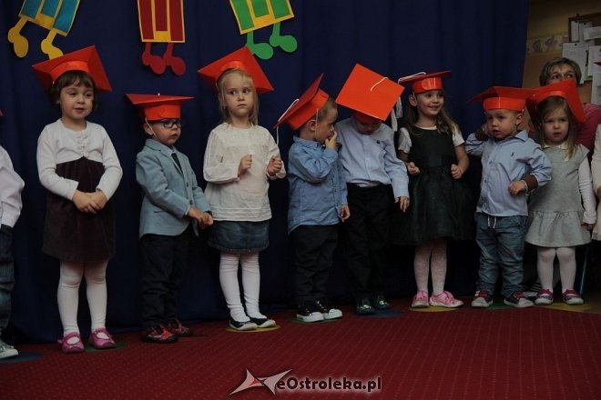 Pasowanie na „przedszkolaka” w Krainie Misiów [10.11.2015] - zdjęcie #16 - eOstroleka.pl