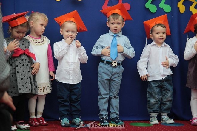 Pasowanie na „przedszkolaka” w Krainie Misiów [10.11.2015] - zdjęcie #24 - eOstroleka.pl
