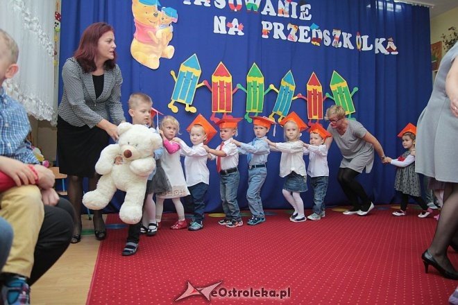Pasowanie na „przedszkolaka” w Krainie Misiów [10.11.2015] - zdjęcie #76 - eOstroleka.pl