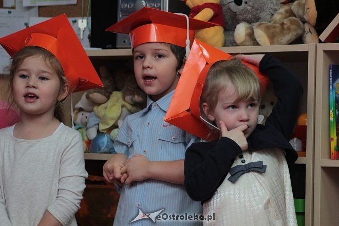 Pasowanie na „przedszkolaka” w Krainie Misiów [10.11.2015] - zdjęcie #95 - eOstroleka.pl