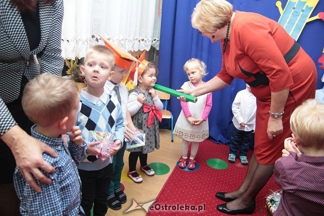 Pasowanie na „przedszkolaka” w Krainie Misiów [10.11.2015] - zdjęcie #35 - eOstroleka.pl