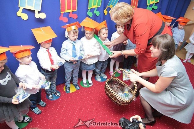 Pasowanie na „przedszkolaka” w Krainie Misiów [10.11.2015] - zdjęcie #27 - eOstroleka.pl