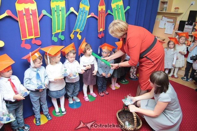 Pasowanie na „przedszkolaka” w Krainie Misiów [10.11.2015] - zdjęcie #24 - eOstroleka.pl