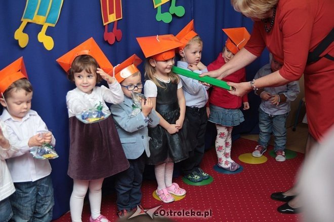 Pasowanie na „przedszkolaka” w Krainie Misiów [10.11.2015] - zdjęcie #22 - eOstroleka.pl