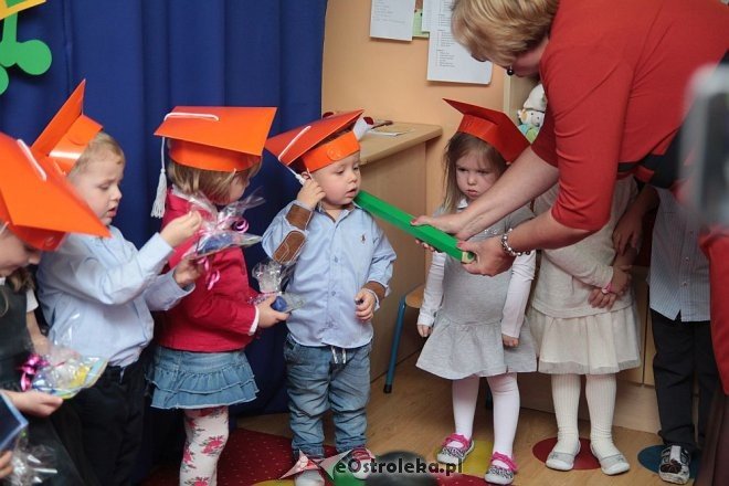 Pasowanie na „przedszkolaka” w Krainie Misiów [10.11.2015] - zdjęcie #15 - eOstroleka.pl