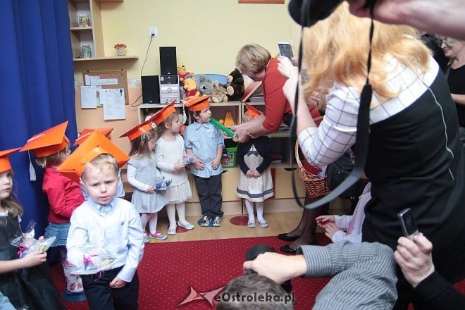 Pasowanie na „przedszkolaka” w Krainie Misiów [10.11.2015] - zdjęcie #12 - eOstroleka.pl